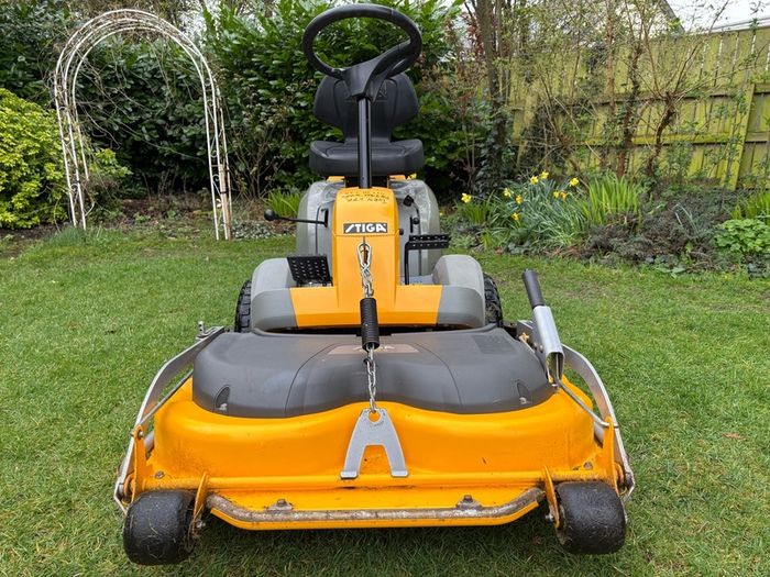 Stiga Combi 95 Mulcher (mint condition) - Ride on Lawnmower