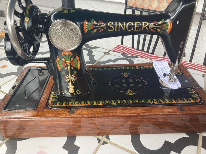 Antique singer 66K sewing machine