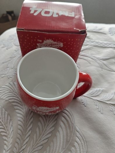 FM 104 Cuddle Mug