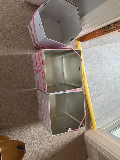 3 Empty large tins