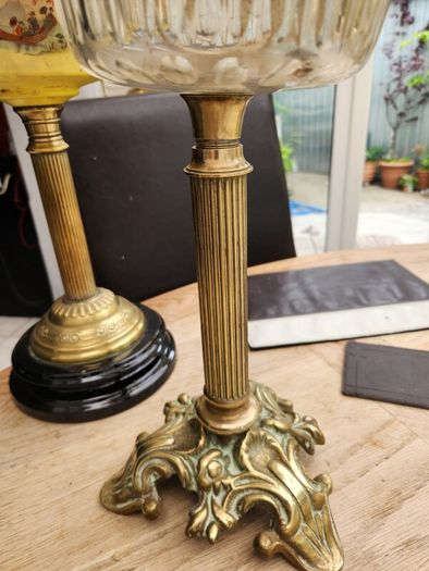 Two fabulous working oil lamps