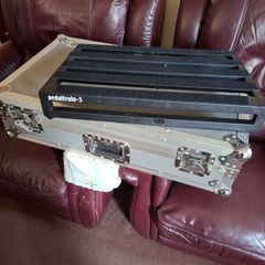 Pedaltrain Pro 3 guitar pedalboard with hard flight case.