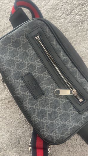 gucci pouch
