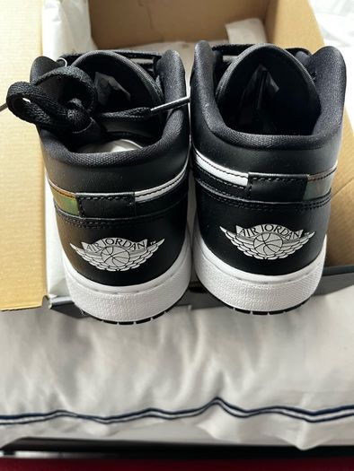 Original Jordan 1 Low Hologram (GS) Size 6 kids - D9497-001