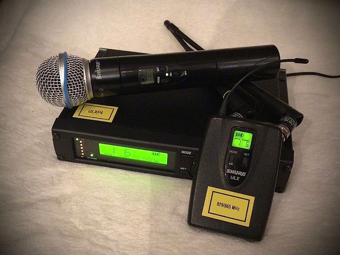 Shure ULXP4 Wireless System with Beta 58A Microphone