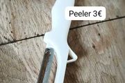 Kitchen vegetable peeler - white