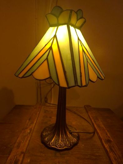 Beautiful Vintage Stained-glass Table Lamp