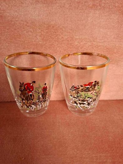 2 Hunting scene shot glasses