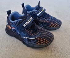 Boy shoe EU 27