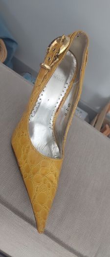 yellow snake print high heels size UK 3