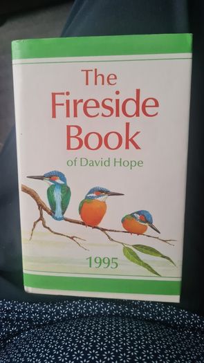BEAUTIFUL ILLUSTRATED. THE FIRESIDE BOOK. 1995.POEMS OLD AND NEW EACH BEAUTIFULLY illustrated by a full page painting special commission to capture the flavour of the words. Hardback With Dustjacket In Very Good Condition.