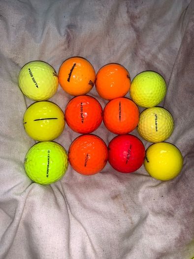 (12) Good quality colored golf balls