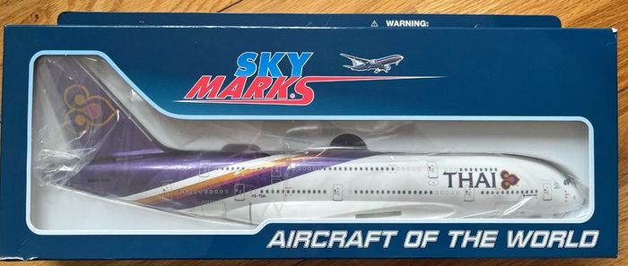NEW BOXED LARGE Thai Airbus A380 Scale Model Aircraft