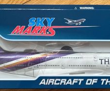 NEW BOXED LARGE Thai Airbus A380 Scale Model Aircraft