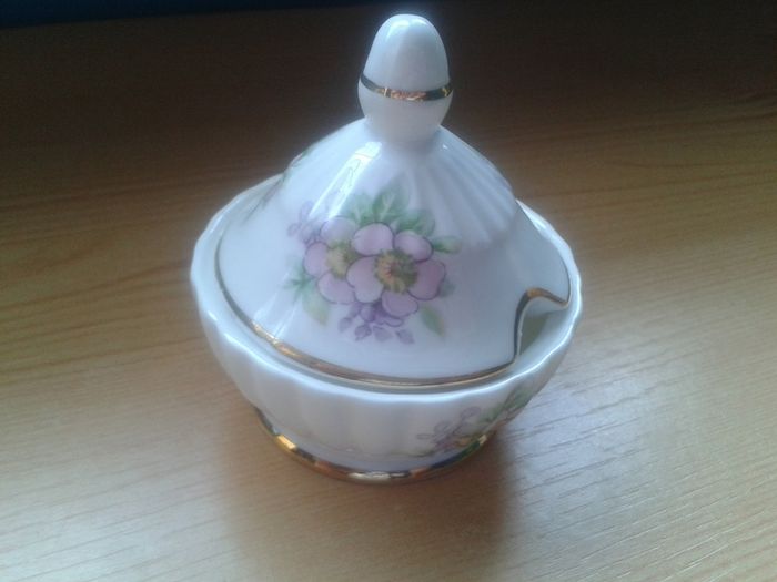 Royal tara sugar bowl