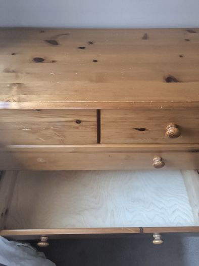chest of drawers in Mallow