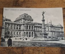 Vintage Postcard University at Liebenberg Memorial, Wien I., Austria - free standard postage
