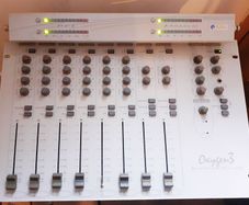 OXYGEN 3 Broadcast mixing console