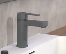 Premium bathroom tap. 89 euro new. Boxed and unused