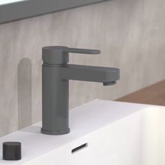 Premium bathroom tap. 89 euro new. Boxed and unused