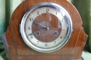 Vintage Collectable Desk, Mantel &amp; Shelf Clock (in working order)