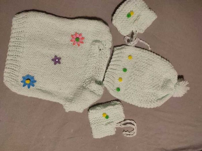 Knitted clothing