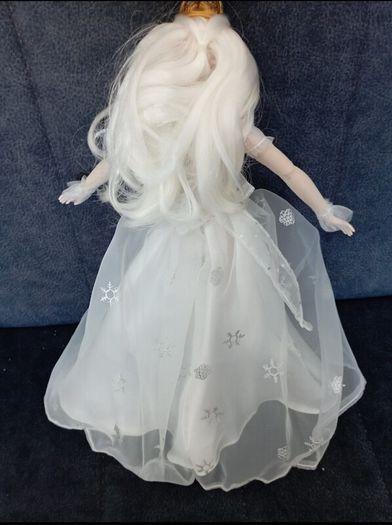 Through the looking glass White Queen doll