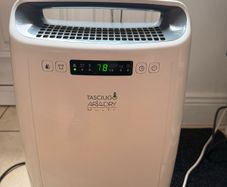 Delonghi Dehumidifier FOR Parts or not working!
