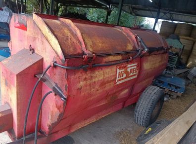Hispec dung spreader