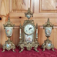 vintage ceramic, brass mantel clock. Working perfectly.