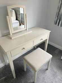 dressing table