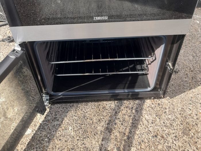 Zanussi gas cooker