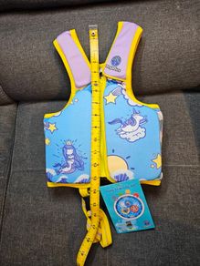 Life vest. Swim vest. Swimming aid. Kids 2-4 years