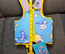 Life vest. Swim vest. Swimming aid. Kids 2-4 years