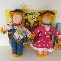 New THE SCARECROWS' WEDDING Harry O'Hay & Betty O' Barley Figures plus either Soft Cover or Board Scarecrows' Wedding Childrens Book