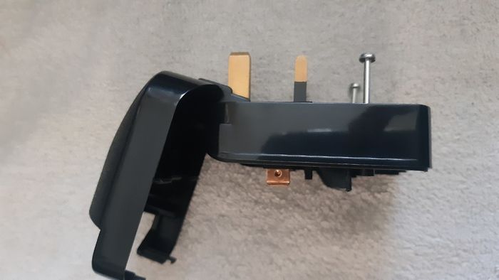 Plug Socket Adapter Type E/F (Schuko) to Type G (UK/IRE) Black