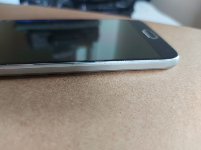 Samsung Galaxy S6, Model No SM-G920F, 32GB, 3GB Ram, in excellent condition