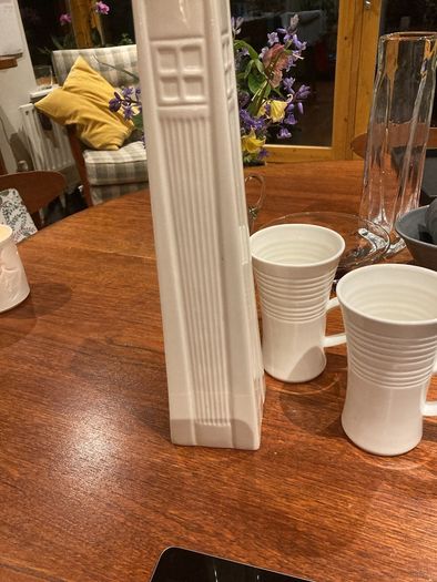 Belleek Living - 3 Pieces - 33 cm high vase and 2 Mugs ( as new )