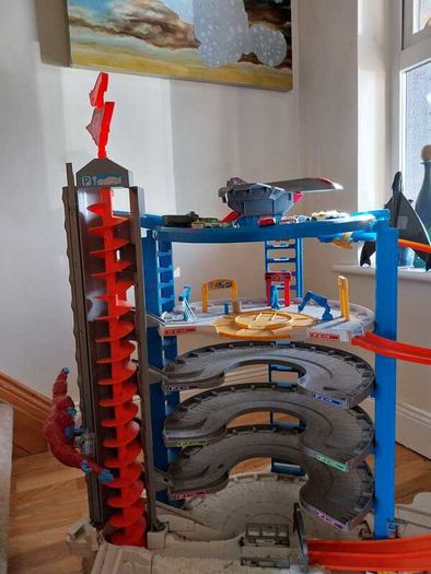 Toy garage