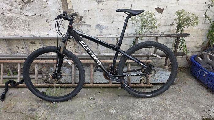 Carrera Vengeance Mountain Bike Disc Brakes & Front Suspension