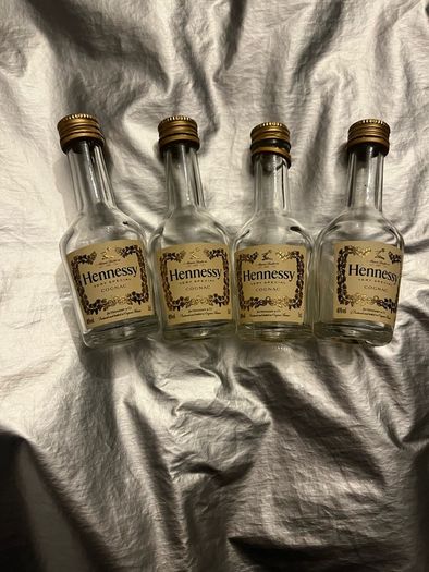 Jameson gin Bombay saphire Henessy Jack Daniels vodka belveder Whiskey jagermeister Malibu empty bottles 200ml