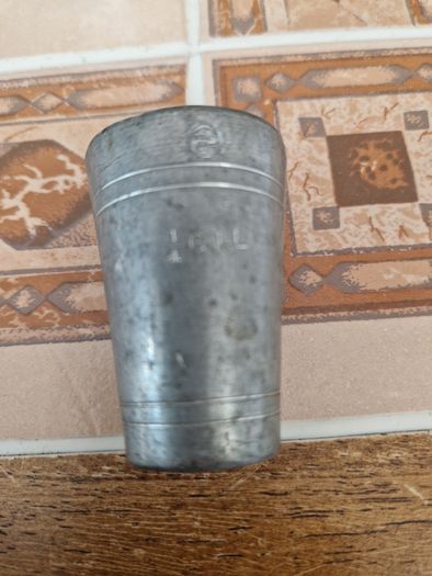 Pewter tankard & 1/4 Gill content