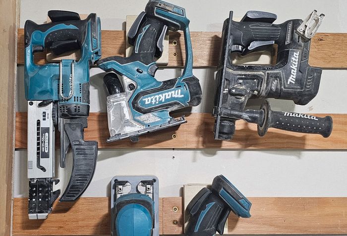 Makita wall mount cordless screwdriver