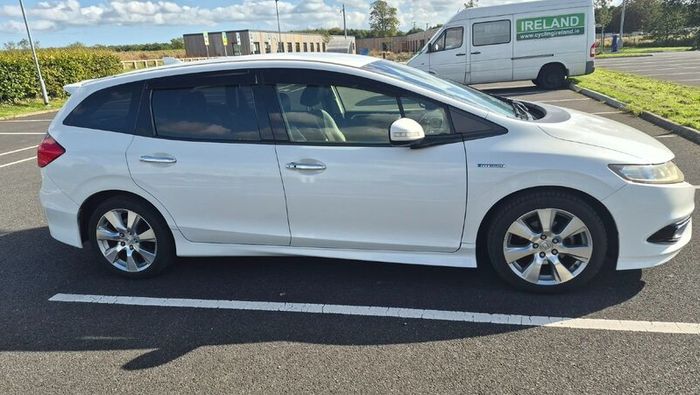 2016 Honda Jade 1.5, Hybrid (6 Seater)
