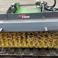 Avant Bucket broom 1100mm - Unused