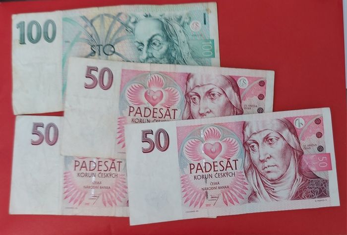 Czech Republic Banknotes  in Very Fine Condition