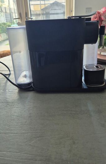 Gran Lattissima Black Coffee Machine