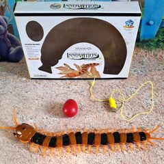 Moving toy Sentipede (Scolopendra Gigantea) (G01)