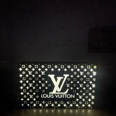 Louis Vuitton desktop light box