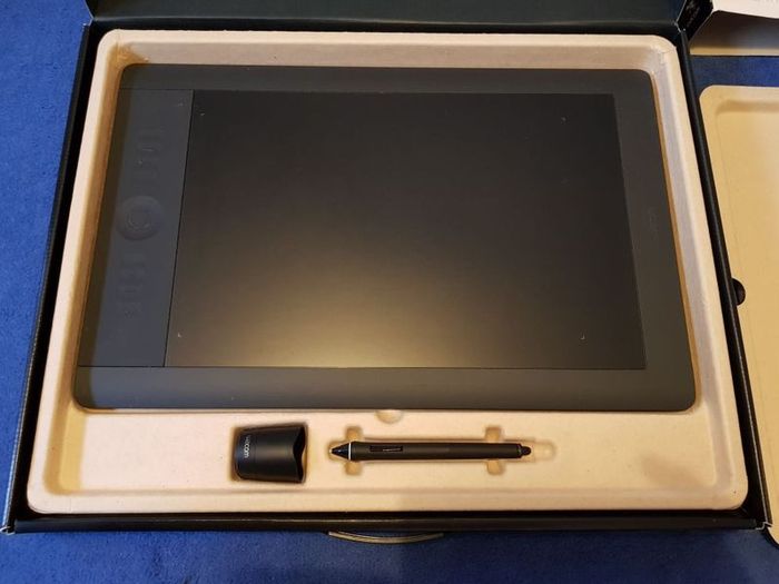 Wacom Intuos 5 Pro Large WiFi like brand new